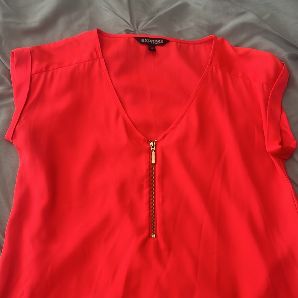 Express Blouse - Picture 2 of 3